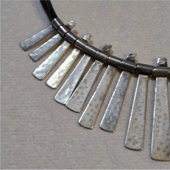 Silpada Vintage RARE Sterling Silver NOD TO
MOD Exquisite Hammered Bib Necklace - Picture 6 of 14